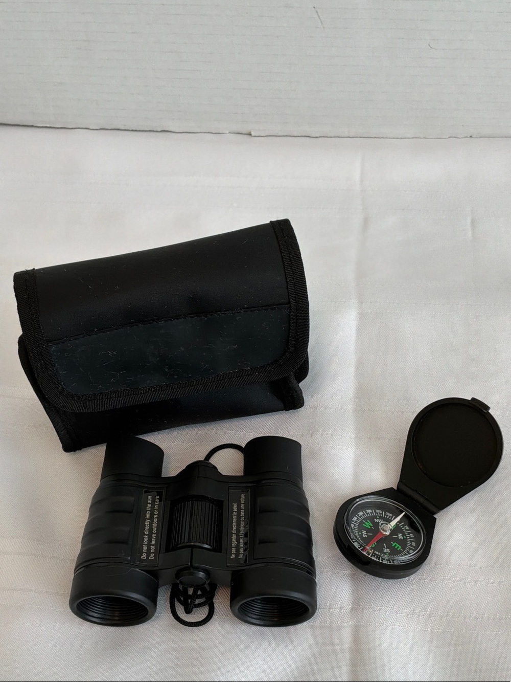 Avon kids blackCompact Binoculars with Carry Case and Compass